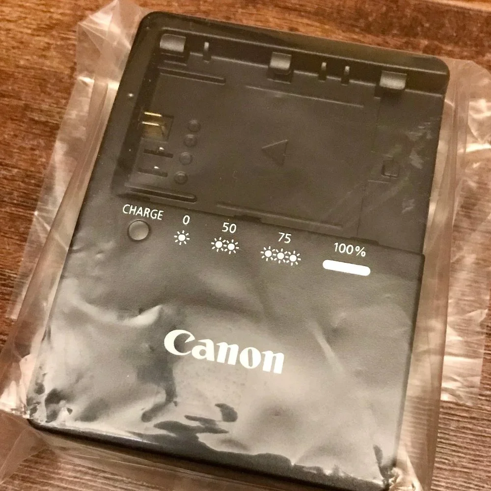Canon LC E6 Battery Charger, NEW - Picture 1 of 3